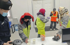 春雷行动·巡逻防控 风雪中的守护：香坊公安用行动送温暖