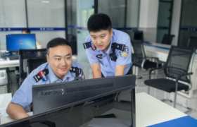 冰城公安“警师”：从青涩到社区“定心石”