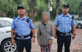 警徽闪耀暖冰城：南岗分局民警巡逻中连续救助多名走失老人 守护“银发”平安路