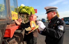 “绿色通道”护航秋收季  冰城公安疏堵保畅有温度