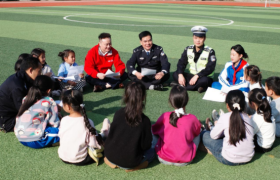 平安产险在山西常乐西侯村开展支教行动