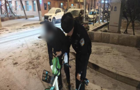 南岗分局民警巡逻中的温情救助与安全护航