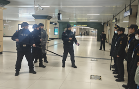 冰城公安：冰雪旅游热 平安守护忙