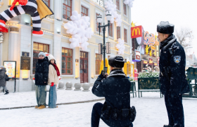 冰城公安暖心护航  中华巴洛克街区文旅平安“升温”