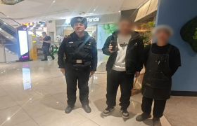 南岗分局民警巡逻中连助两人找回遗失手机 暖心服务获致谢