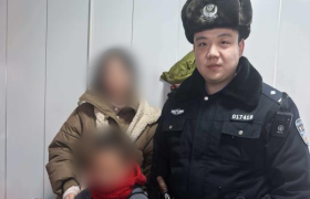急寻走失男童 南岗民警巡逻中暖心找回