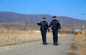 他们看见的是山 守护的是山里的一切