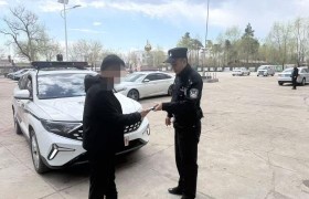 巡逻捡遗失手机 民警暖心寻失主