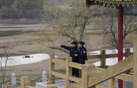 冰城公安强化“水陆空”巡逻守护江水安澜
