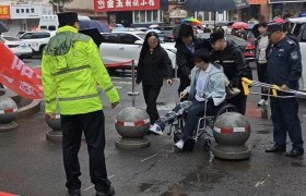 冰城公安：  沐雨守护 为逐梦学子铺就平安赴考路