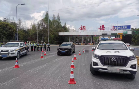 驾驶员趁“清明小高峰”挣快钱被查获