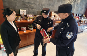 冰雪旺季“警”色浓  冰城公安让冬季旅途满是“安全感”