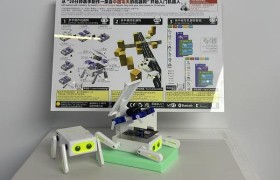 硅基伙伴闹新春！杭州机器人梦工厂成春节顶流打卡地