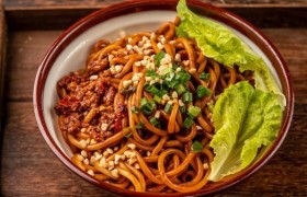 武汉热干面：美味背后的故事与传承