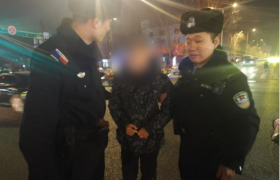 南岗分局民警寒冬巡逻中暖心救助彰显为民情怀