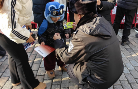 全民反诈你我同行  冰城公安开展反诈集中宣传日活动