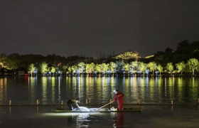 杭州回应“西湖连续一周撒7吨漂白粉”