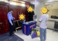 艾草香里话平安 冰城民警街头传递警民情