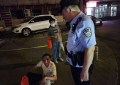 民警救助突发腰椎病老人