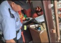 擒蛇记！警民同心速解商铺惊魂一刻
