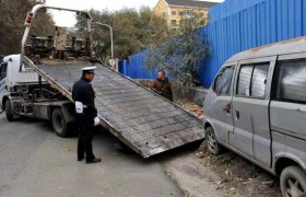 清障+普法双驱动  冰城公安重拳整治公共车位私占乱象  畅通城市出行路